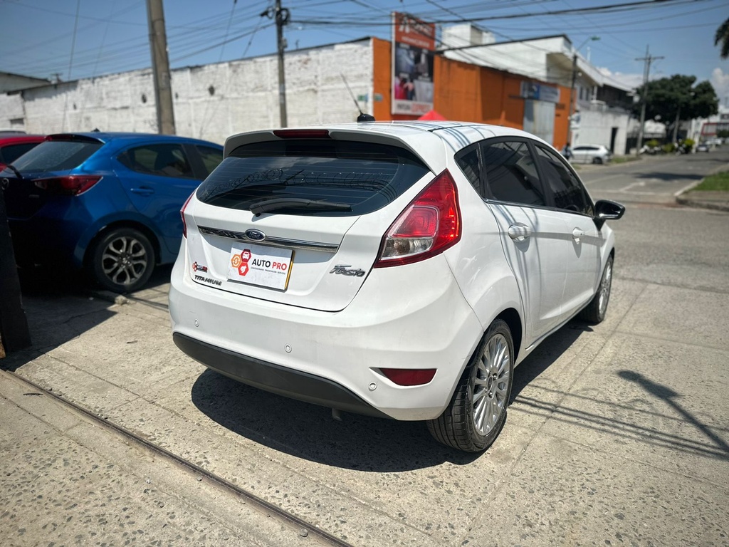 FORD FIESTA HB TITANIUM 2015 AUT