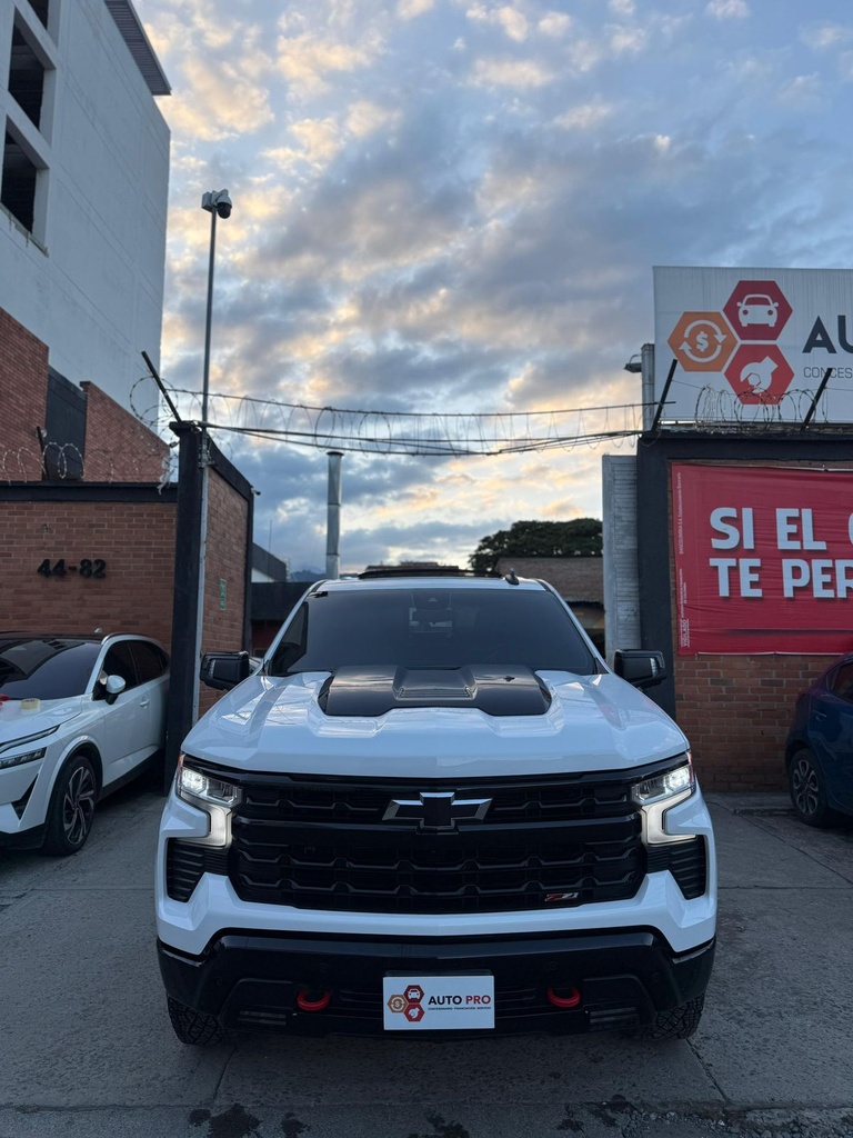 CHEVROLET SILVERADO Z71 5.300CC 4X4 TRAIL BOSS 2024 AUT