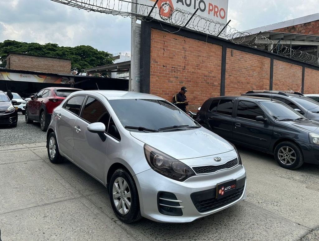 KIA RIO R HATCH BACK 2015 AUT