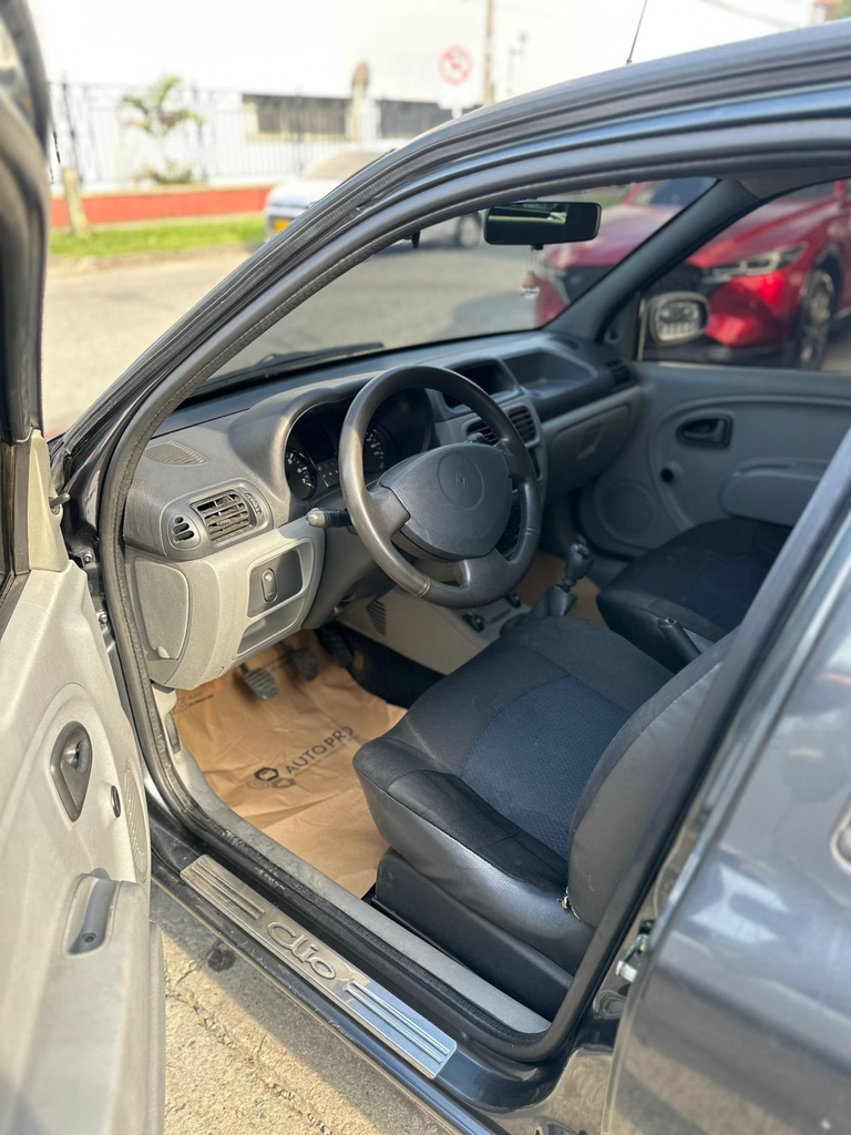 RENAULT CLIO CAMPUS 1.200CC AA DA 2014 MEC