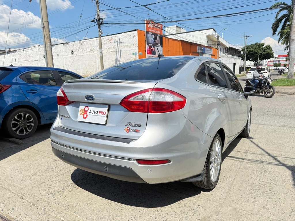 FORD FIESTA SPORTBACK TITANIUM 2015 AUT