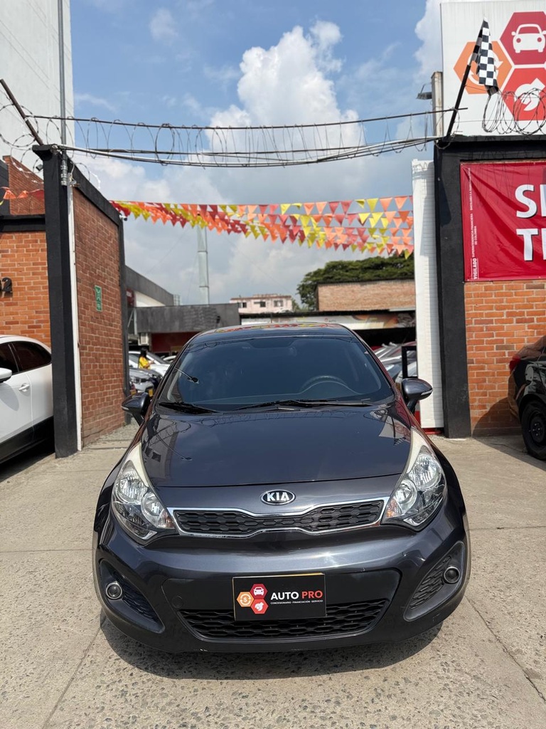 KIA RIO HATCH BACK 1.400CC SR 2014 AUT