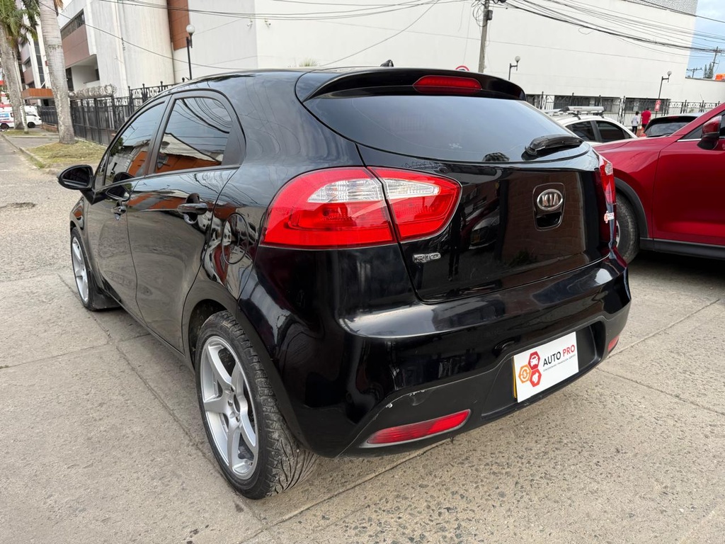 KIA RIO HATCH BACK 1.400CC 2013 MEC